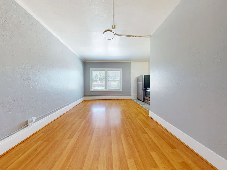 1607 2nd Ave - Studios: ONE MONTH FREE RENT!! — Photo 8
