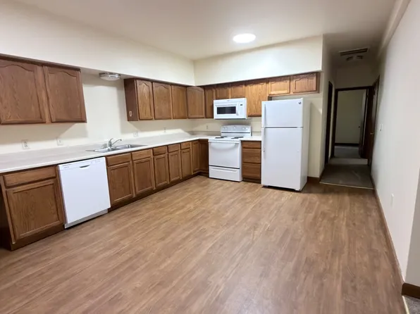 2 Kiley Dr APT 11, Streator, IL 61364