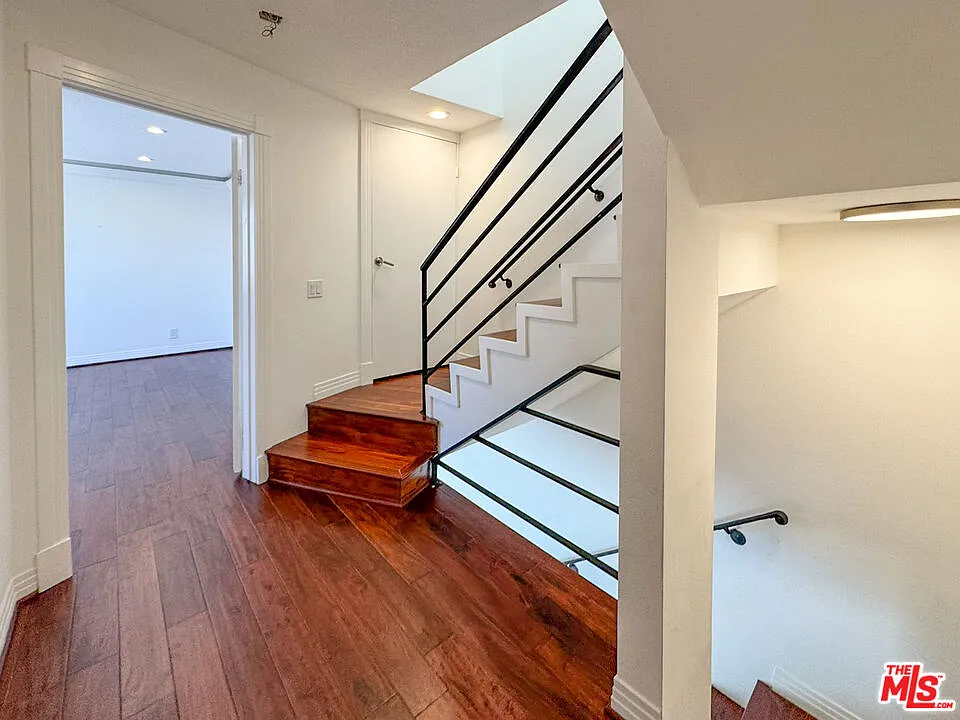 2 bed, 3.0 bath, 1209 sqft, $4,600 — Photo 4