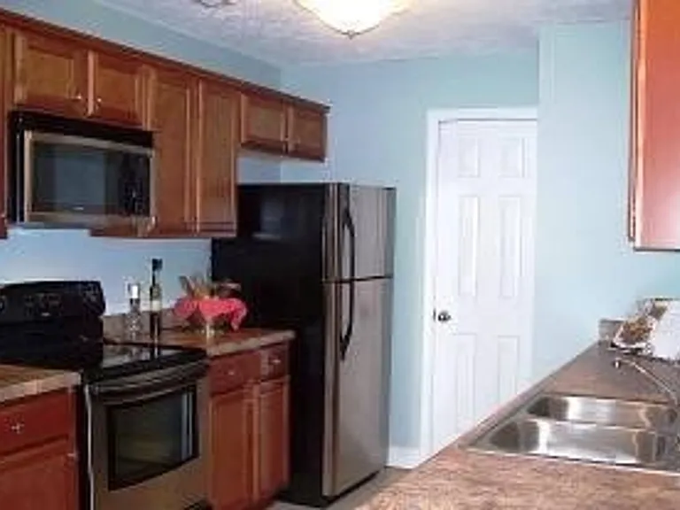 206 Capstone Dr #203 — Photo 2