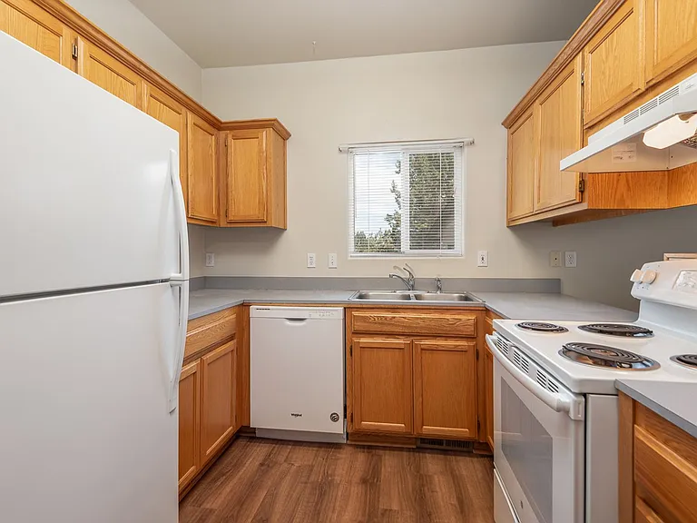 2358 NE Ocker Dr #14 — Photo 8