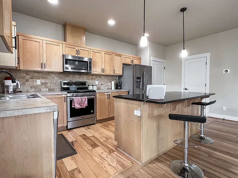 206 SW Marsuda Ter — Photo 10