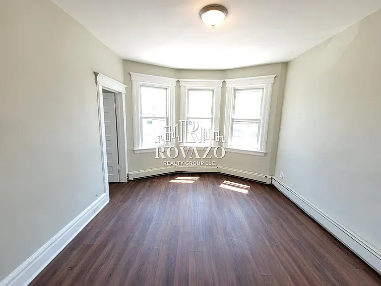 525 21st St #2 — Photo 8