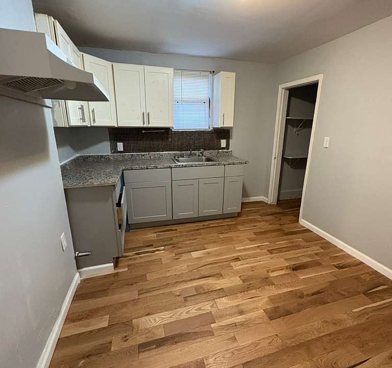 1st image of 135 Elizabeth Ave #1