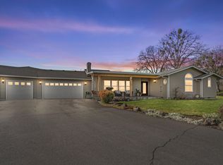 2911 Heritage Rd, Central Pt, OR 97502