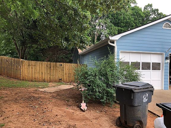 2nd image of 2950 Windwood Trl