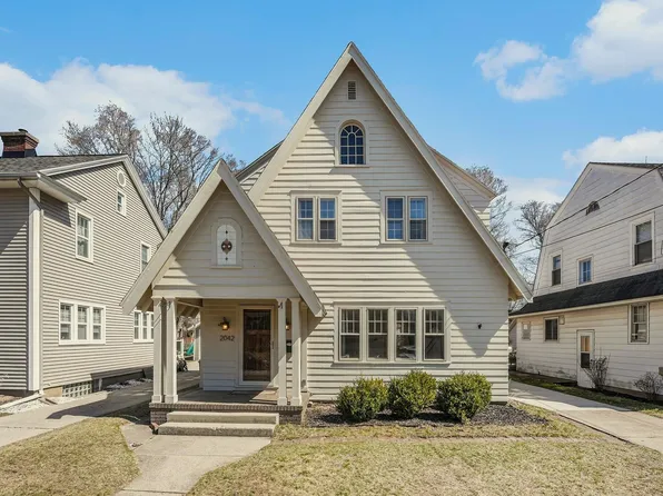2042 College Ave SE, Grand Rapids, MI 49507
