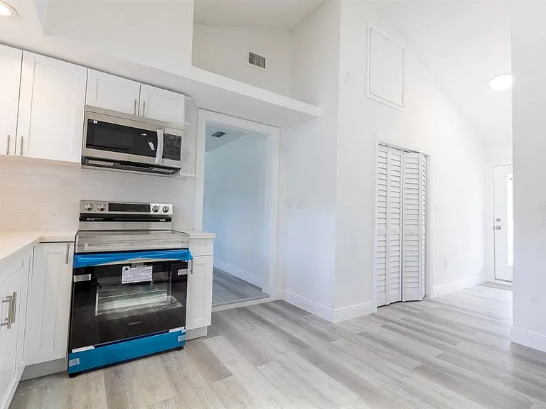 6906 N Lynn Ave — Photo 25