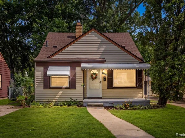 24300 Cloverlawn St, Oak Park, MI 48237