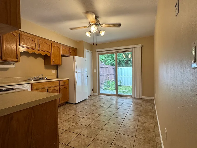 1029 SW Rossborough Ct #102 — Photo 28
