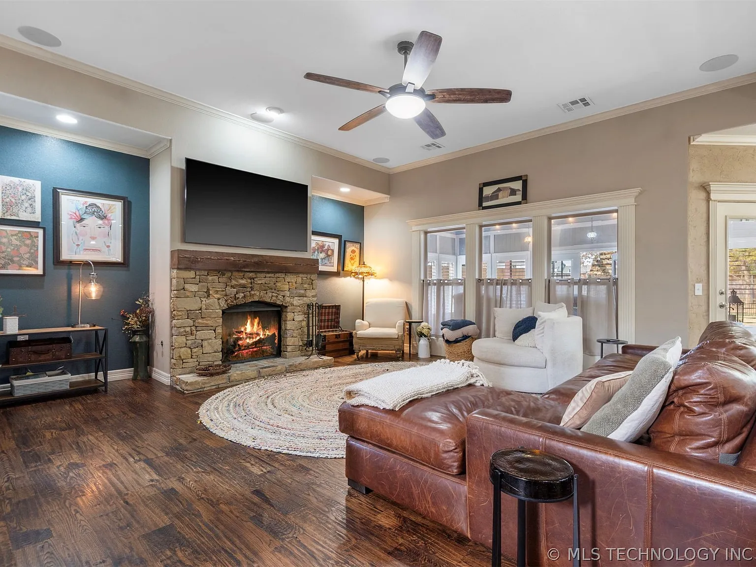 4 bed, 3.5 bath, 3145 sqft, $2,800 — Photo 3