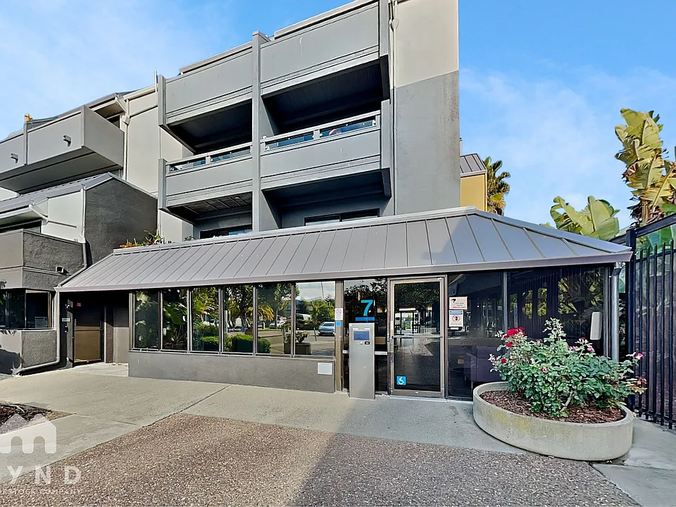 7 Embarcadero W #115