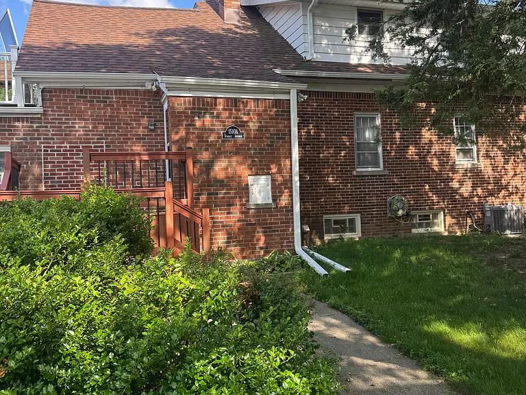 1510 Summit Ave #A — Photo 17