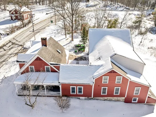 396 Governor Wentworth Highway, Tuftonboro, NH 03850