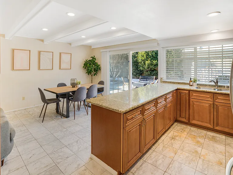 23721 Pasatiempo Ln — Photo 6