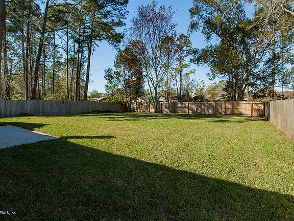 Huge Fully Fenced Backyard