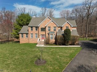 2 Ridge Rd, Green Brook Twp., NJ 08812