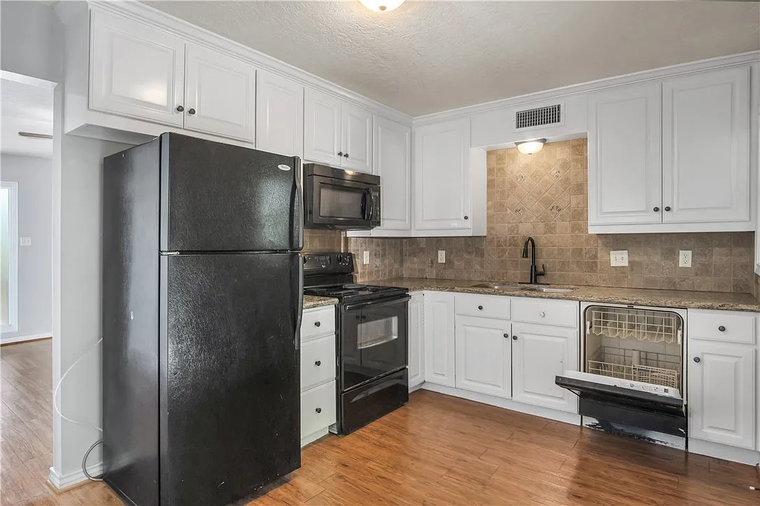 2 bed, 810 sqft, $925 — Photo 3