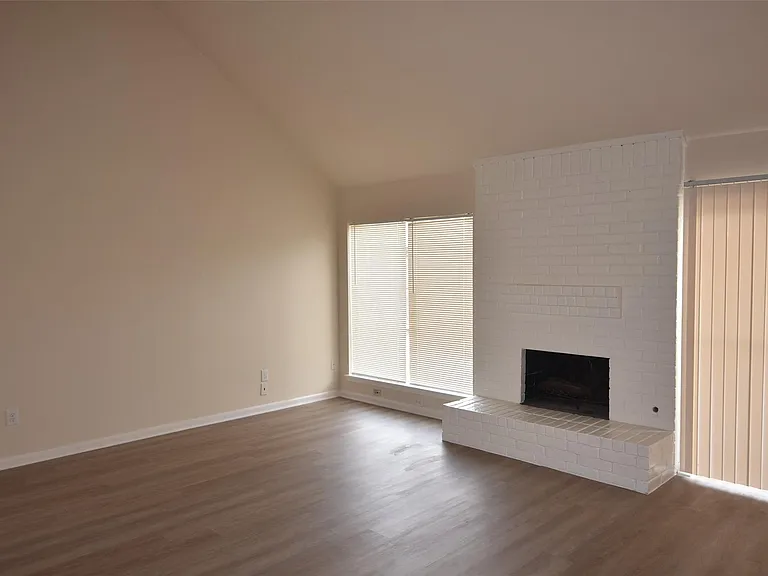 14410 Muirfield Ln — Photo 32