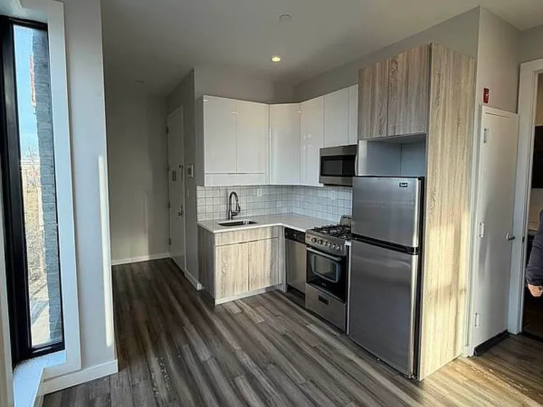 313 52nd St #5L — Photo 3