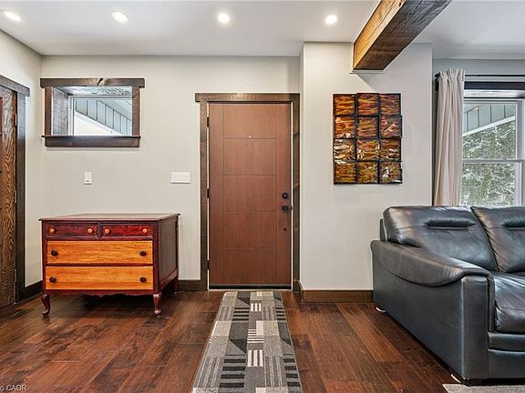 3rd image of 838 Moore St