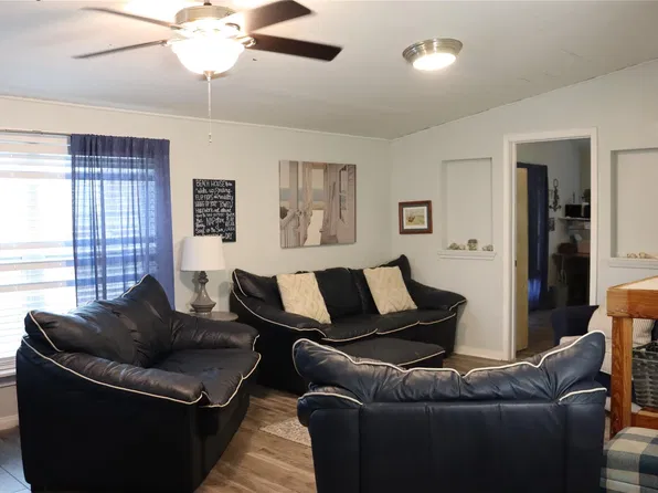 4214 Reeves Dr, Galveston, TX 77554