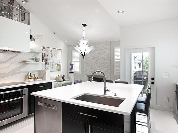 5th image of 13429 Fountainbleau Dr #4-5