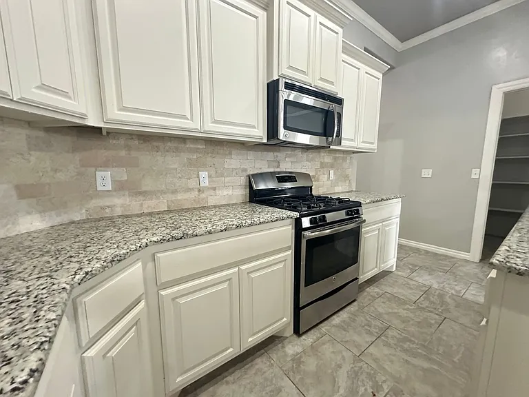 8017 NW 160th Ter — Photo 12