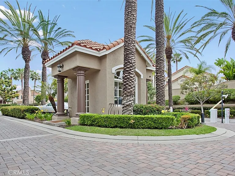 74 Corniche Dr — Photo 15