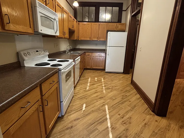 1521 Tower Ave #303 — Photo 3