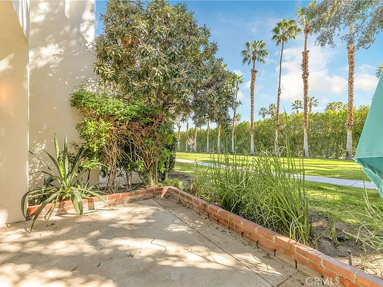 48792 Desert Flower Dr — Photo 40
