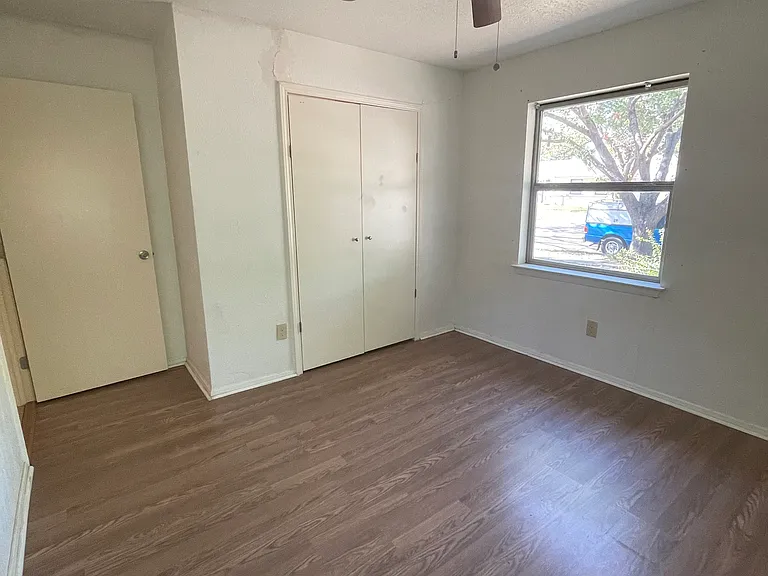 4202 Fernwood Dr #1 — Photo 5