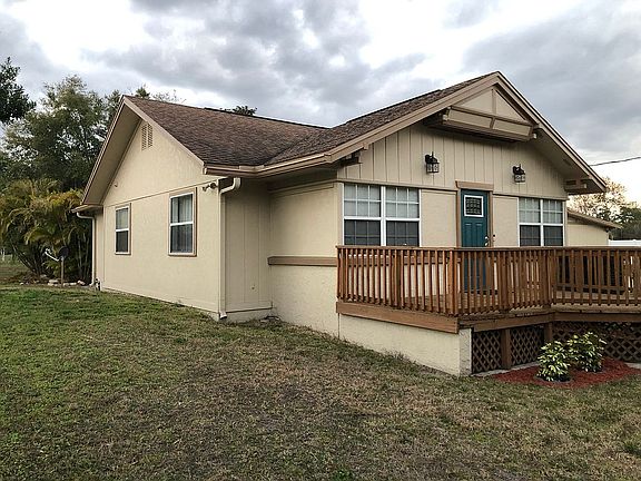 3rd image of 720 N Forsyth Rd
