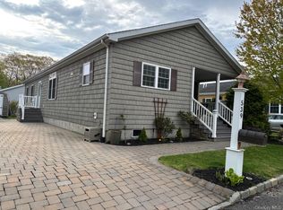1661 Old Country Rd UNIT 539, Riverhead, NY 11901