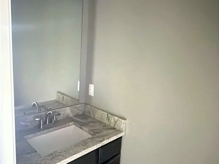 Half bath (1st floor)
