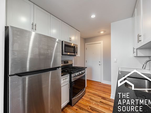 4th image of 6954 N Sheridan Rd APT 521