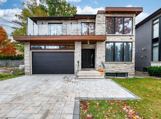 3081 Grenville Dr, Mississauga, ON L5A2P6