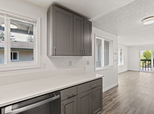 9008 17th Ave SW, Seattle - 3, Seattle, WA 98106