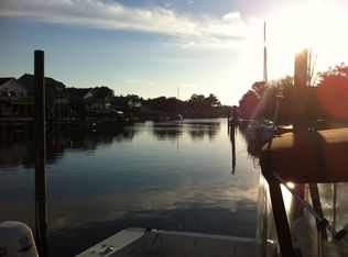 121 Roanoke Dr, Kill Devil Hills, NC 27948