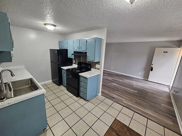 4506 Hutton Rd #8 — Photo 2