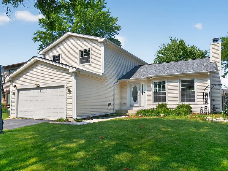 898 Debra Ln — Photo 8