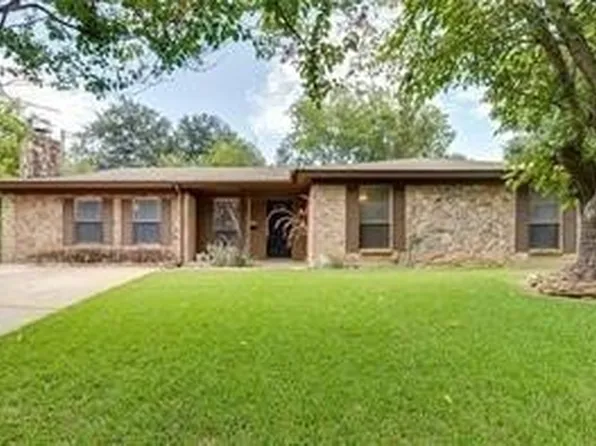 7820 Kermit Ave, Fort Worth, TX 76116