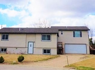 1304 Sundance Cir, Belle Fourche, SD 57717