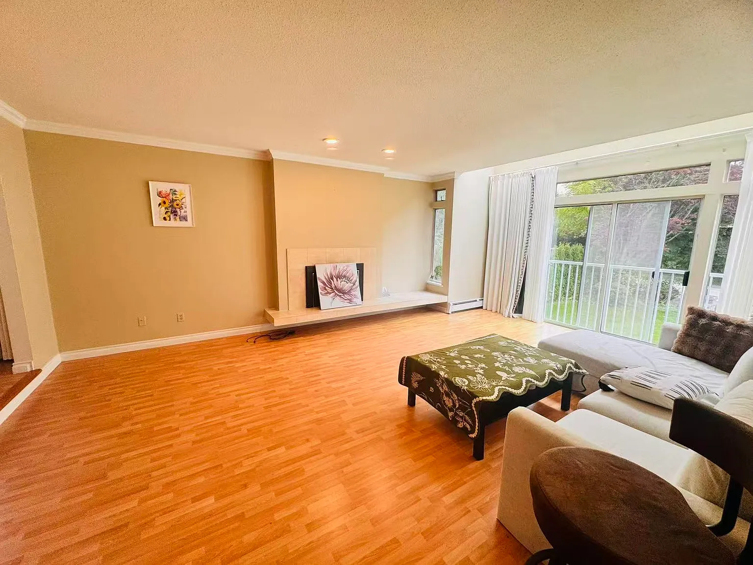 7 bed, 4084 sqft, $8,000 — Photo 4