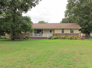 106 Sherwood Dr, Seneca, MO 64865