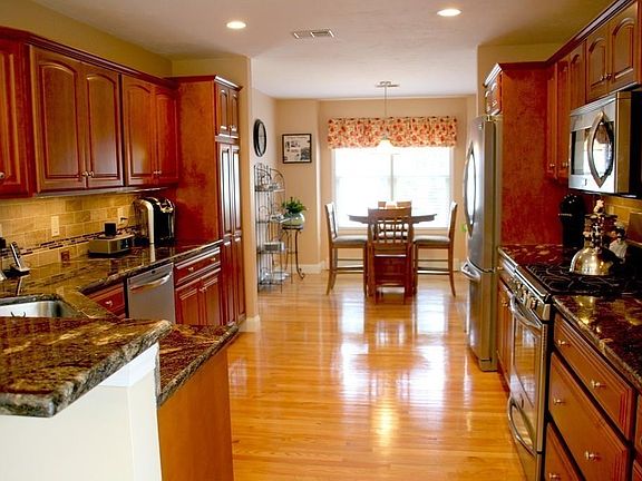4th image of 58 Holly Cir #58
