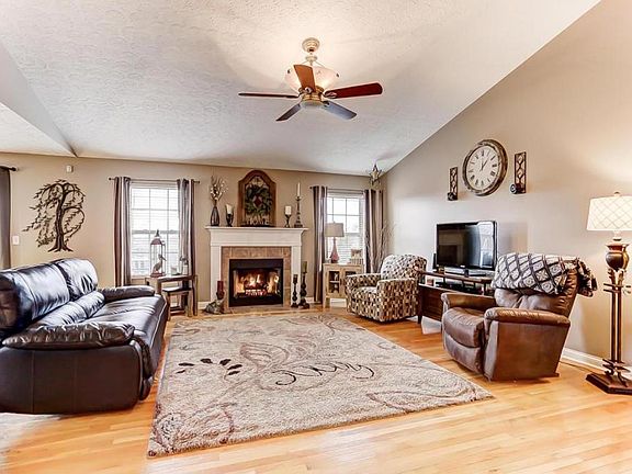 4th image of 161 Monebrake Dr
