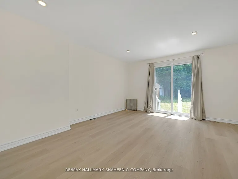 203 Quebec St — Photo 12