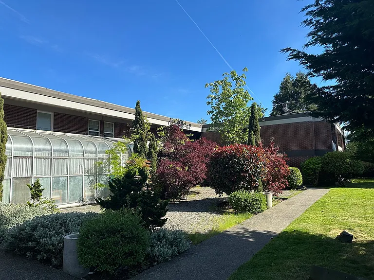 1717 E Jefferson St — Photo 9