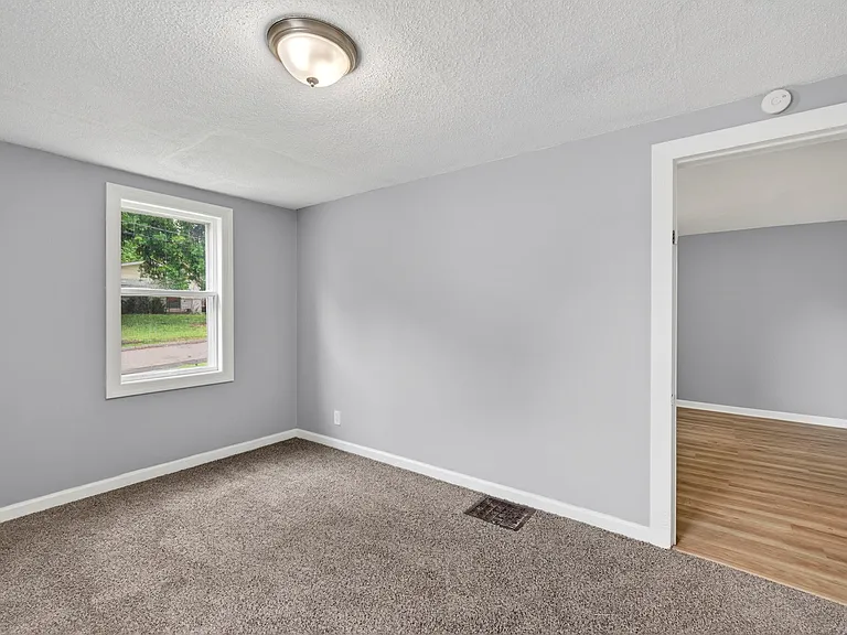 9386 Golden Gate Rd — Photo 9